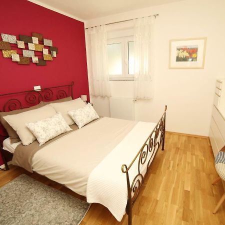 Apartman Nebo Пула Екстериор снимка