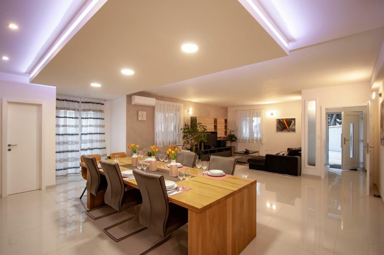 Apartman Nebo Пула Екстериор снимка