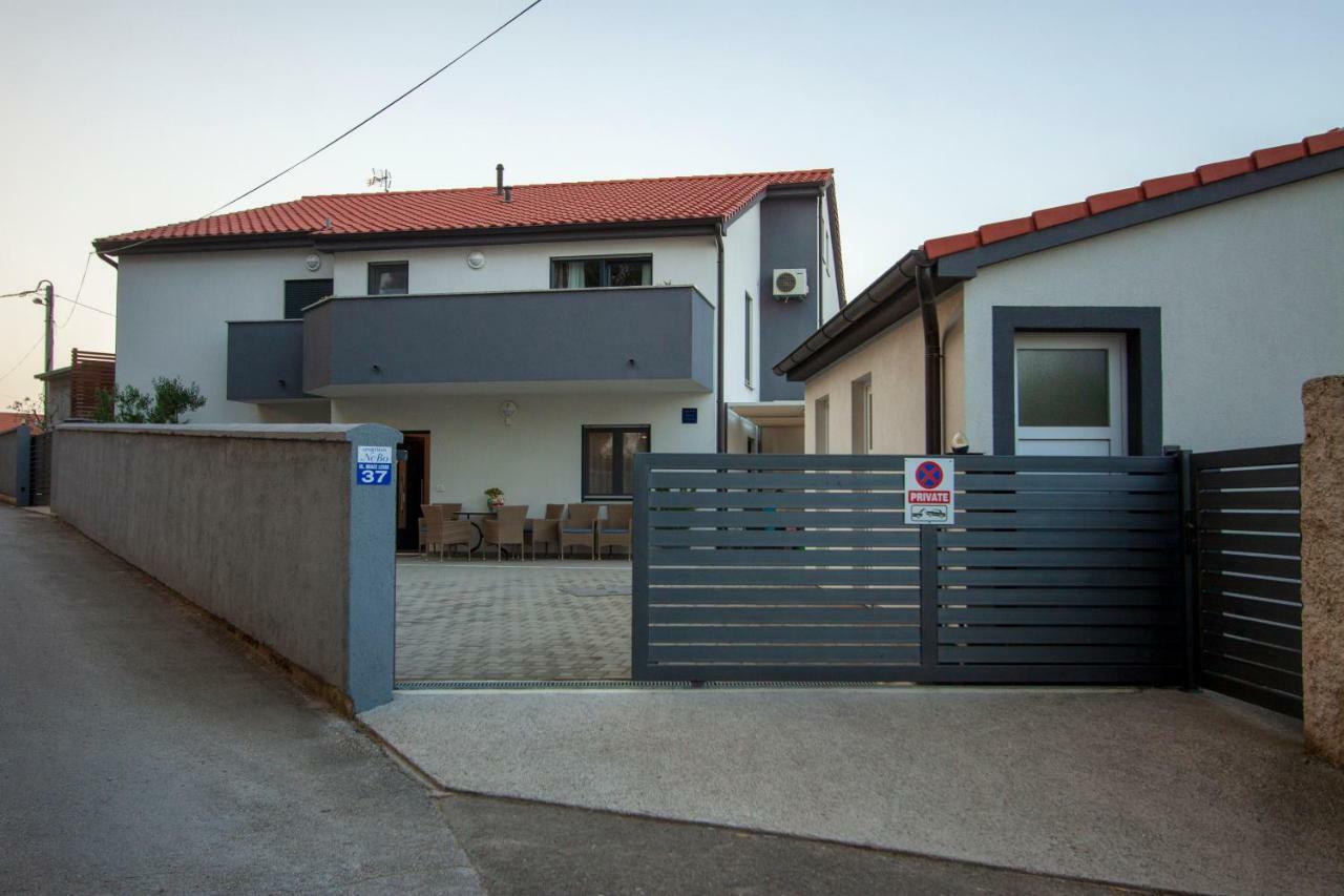 Apartman Nebo Пула Екстериор снимка