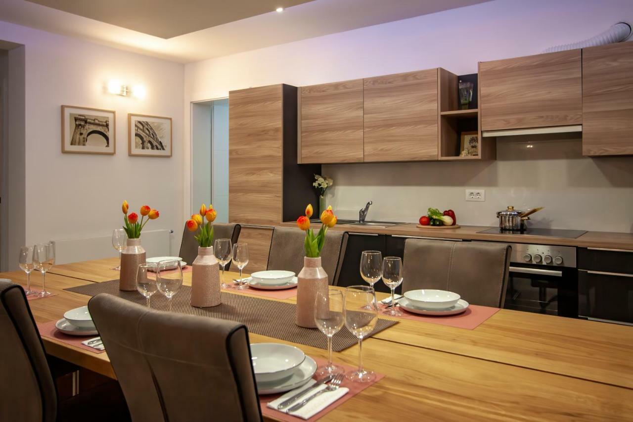 Apartman Nebo Пула Екстериор снимка