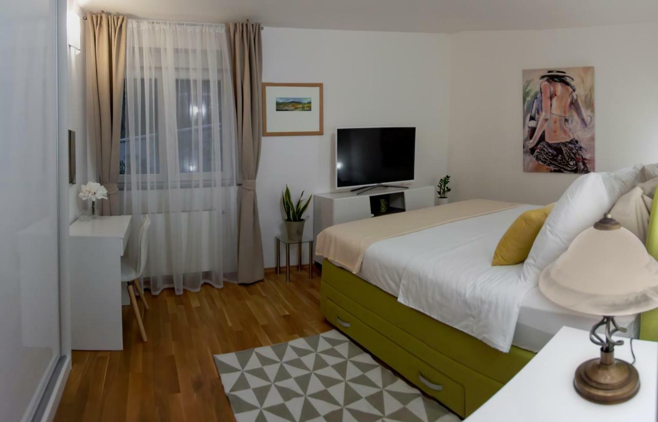 Apartman Nebo Пула Екстериор снимка